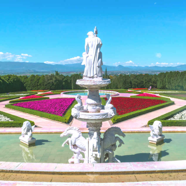 Colores y Misterios: Jardines de México y Grutas de Cacahuamilpa